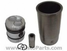 Piston ring and liner set Mc Cormick D-serie
